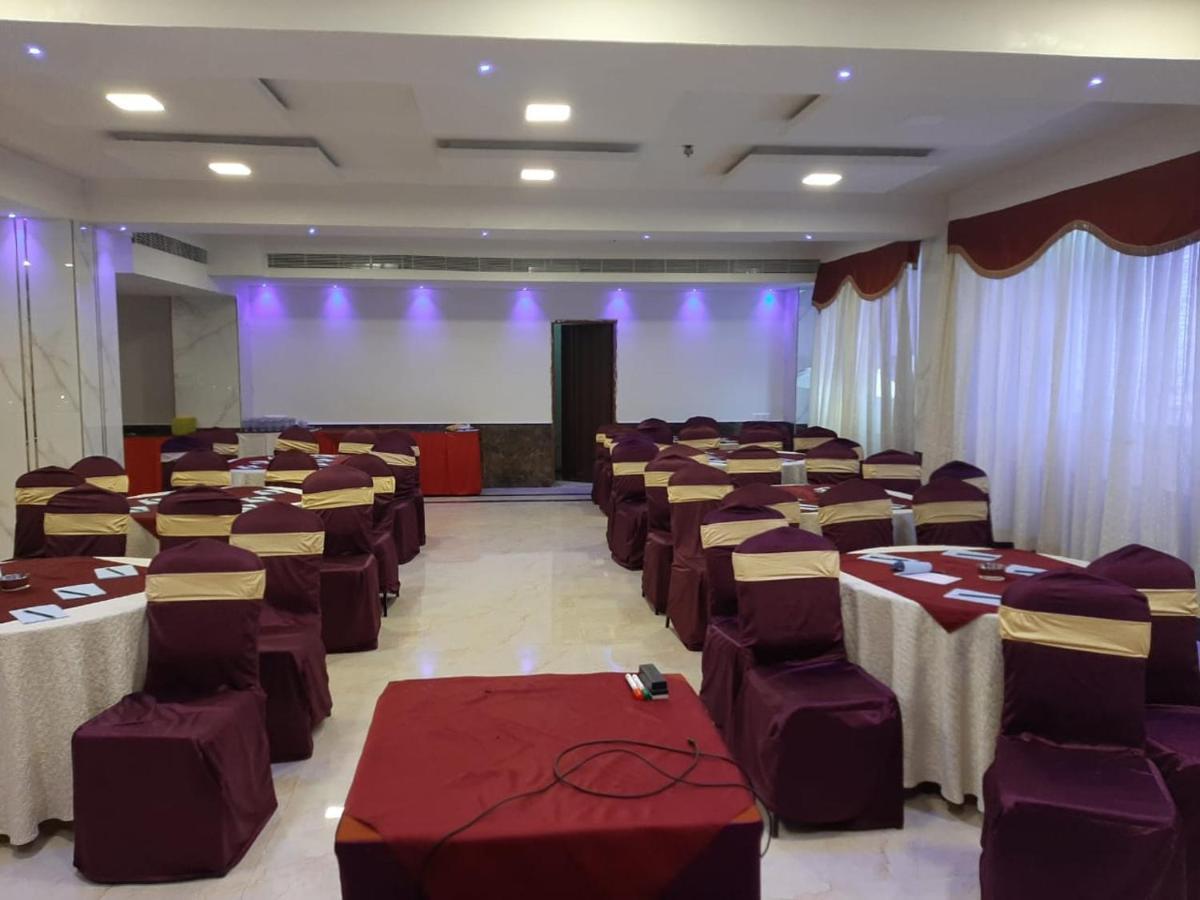 Quality Sabari Hotel 4*